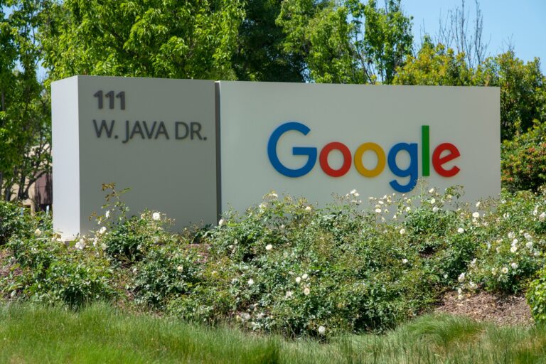 Apostando nas Big Techs: Google, Meta e Anúncios de Apostas no Brasil