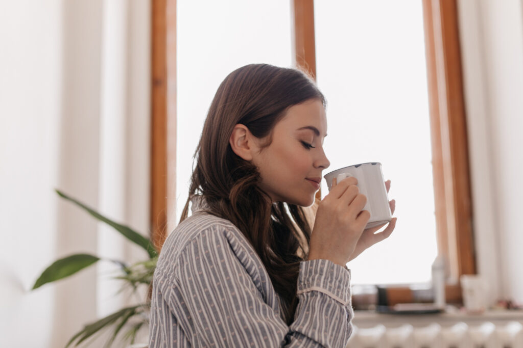 Café e bem-estar: o ritual matinal que ajuda a reduzir o estresse e melhorar o foco