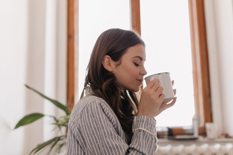 Café e bem-estar: o ritual matinal que ajuda a reduzir o estresse e melhorar o foco