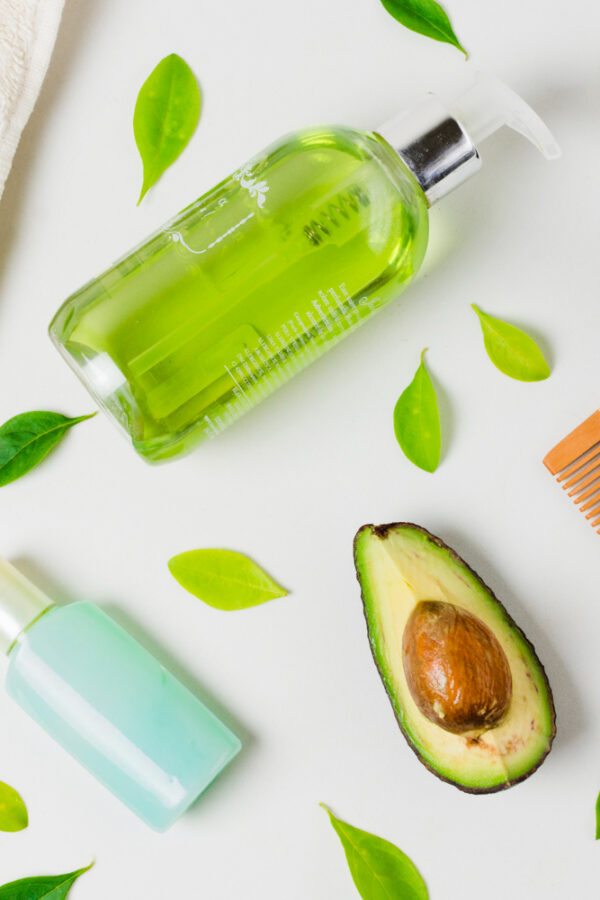 Shampoo Detox: quando e por que incluir a limpeza profunda na rotina capilar das suas clientes