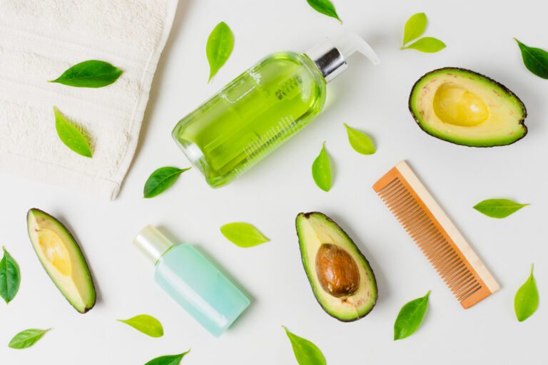 Shampoo Detox: quando e por que incluir a limpeza profunda na rotina capilar das suas clientes