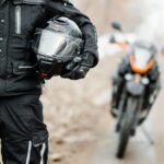 Capacete de moto barulhento: o que causa e como reduzir durante a pilotagem?